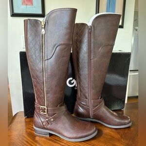 GBG guess women's dark brown flex strap zipper Haydin  heel riding boot sz 6.5M